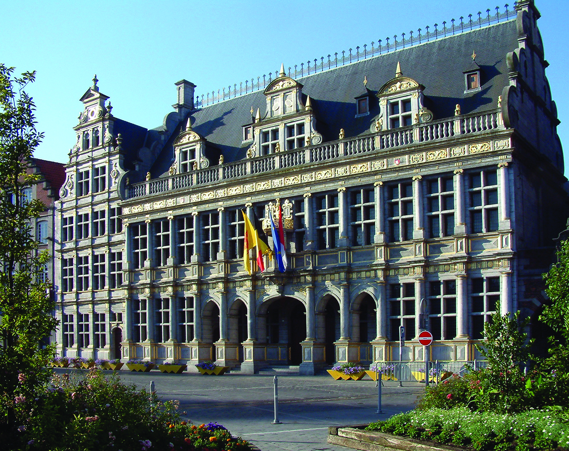 halle aux draps.jpg